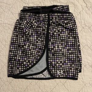 Like new! UA polka dot short - Large. Black/Purple